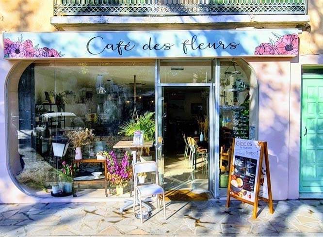 Café des fleurs à Mèze